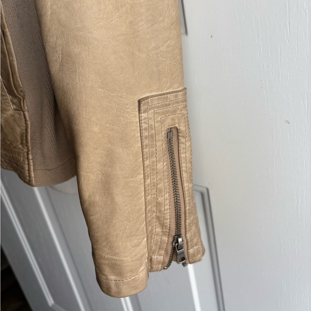 Sebby Collection Faux Leather Moto Jacket Light Taupe Stretch Side Panels Large - Picture 5 of 9